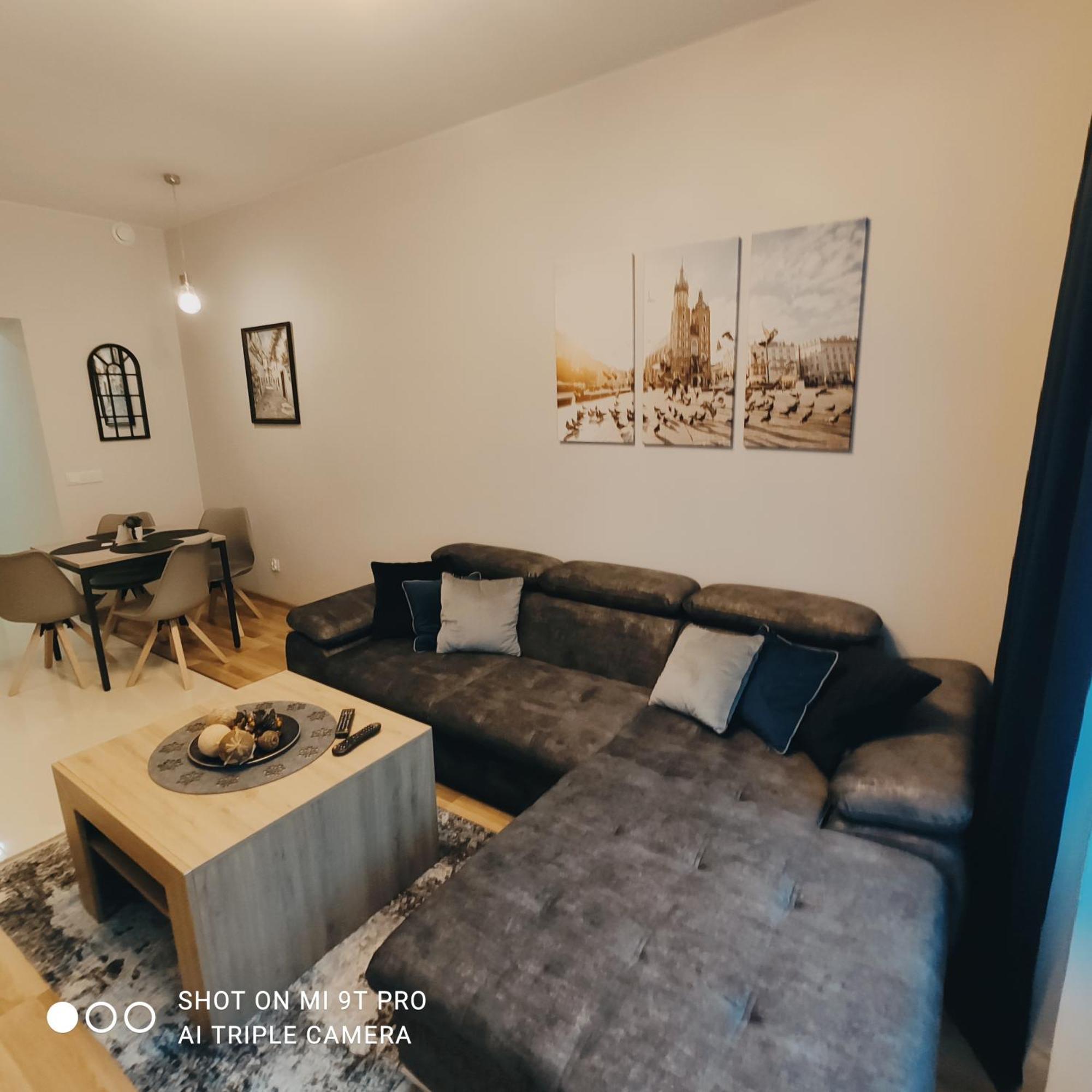 Seventh House Апартаменти