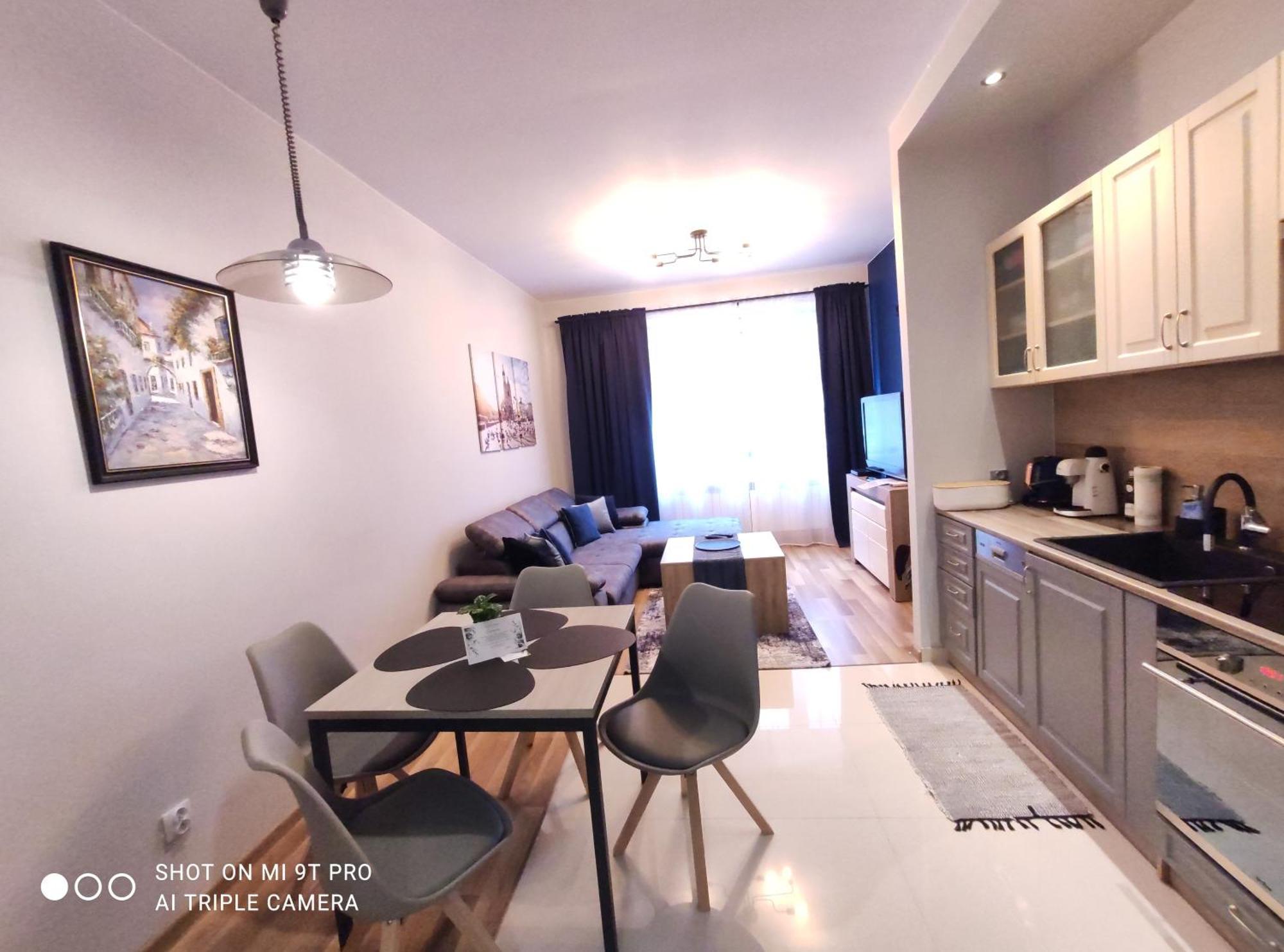 Seventh House Апартаменти *